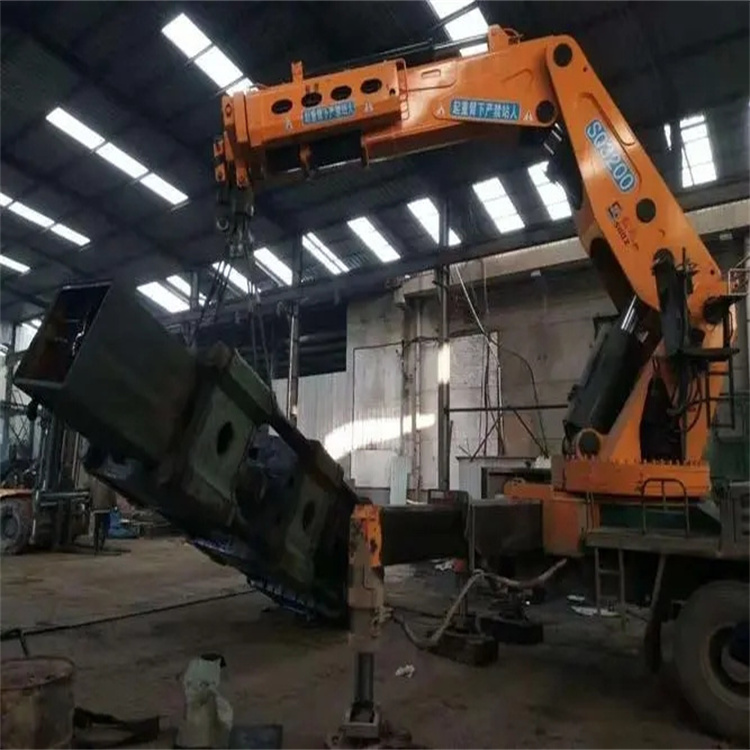 兴仁200吨折臂吊出租